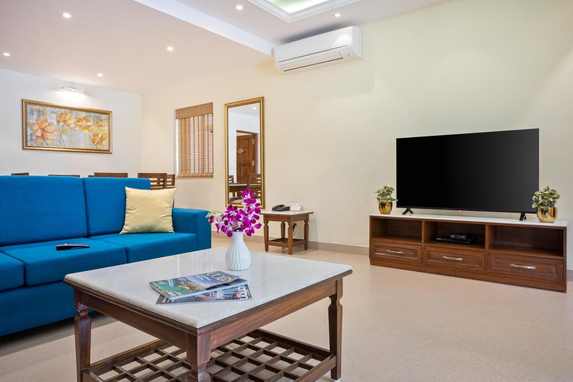 Seashell Suites And Villas- Candolim Goa Exteriör bild