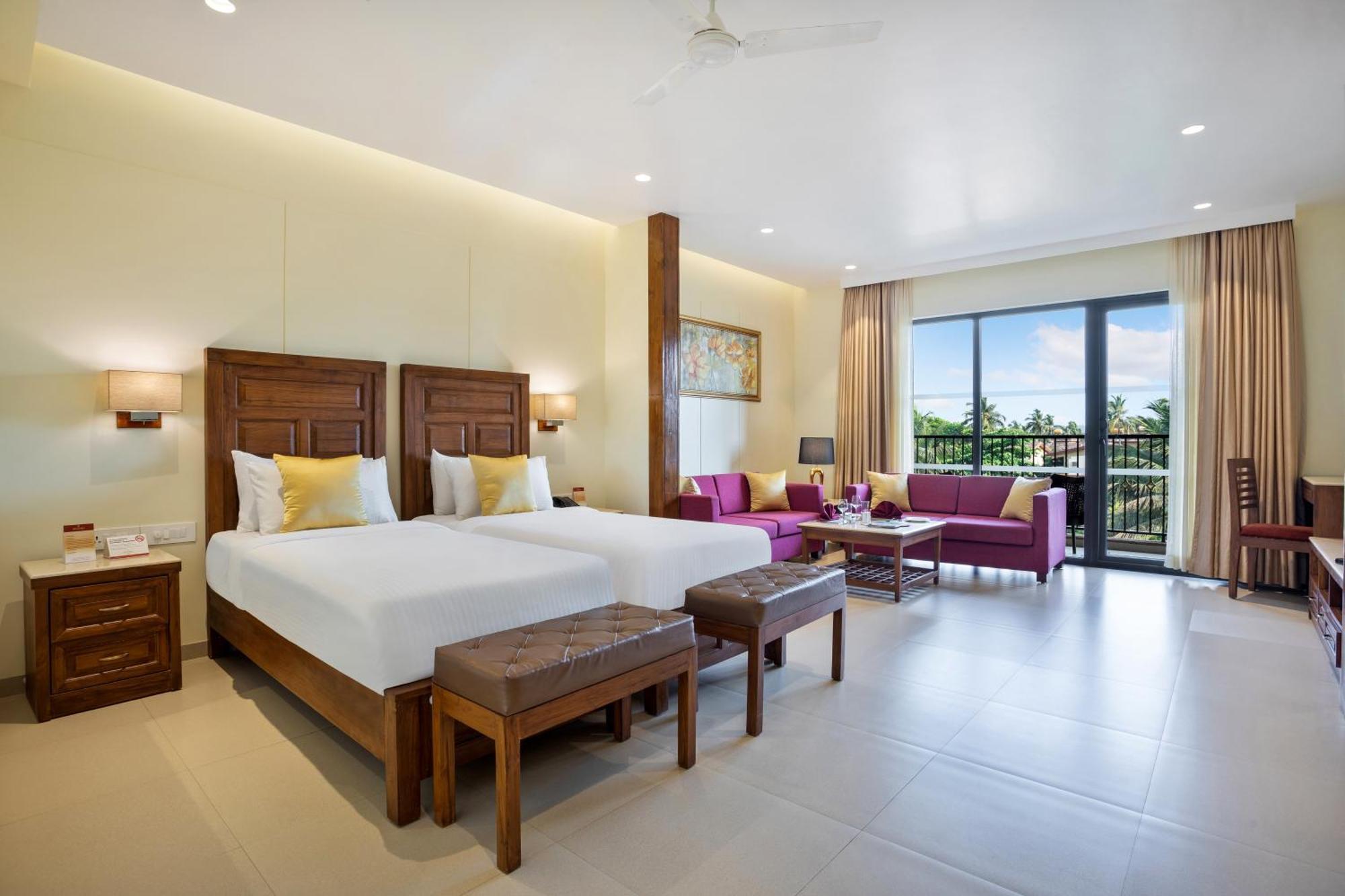 Seashell Suites And Villas- Candolim Goa Exteriör bild