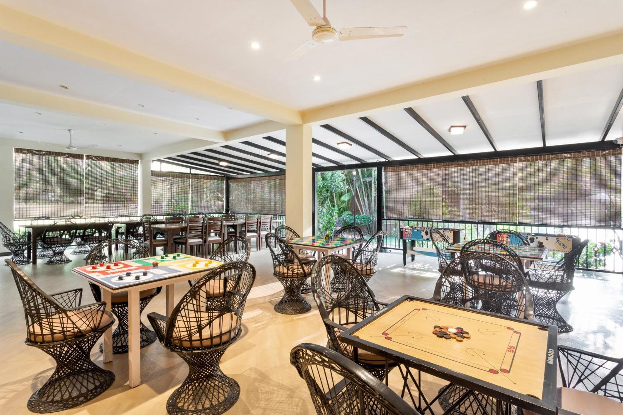 Seashell Suites And Villas- Candolim Goa Exteriör bild